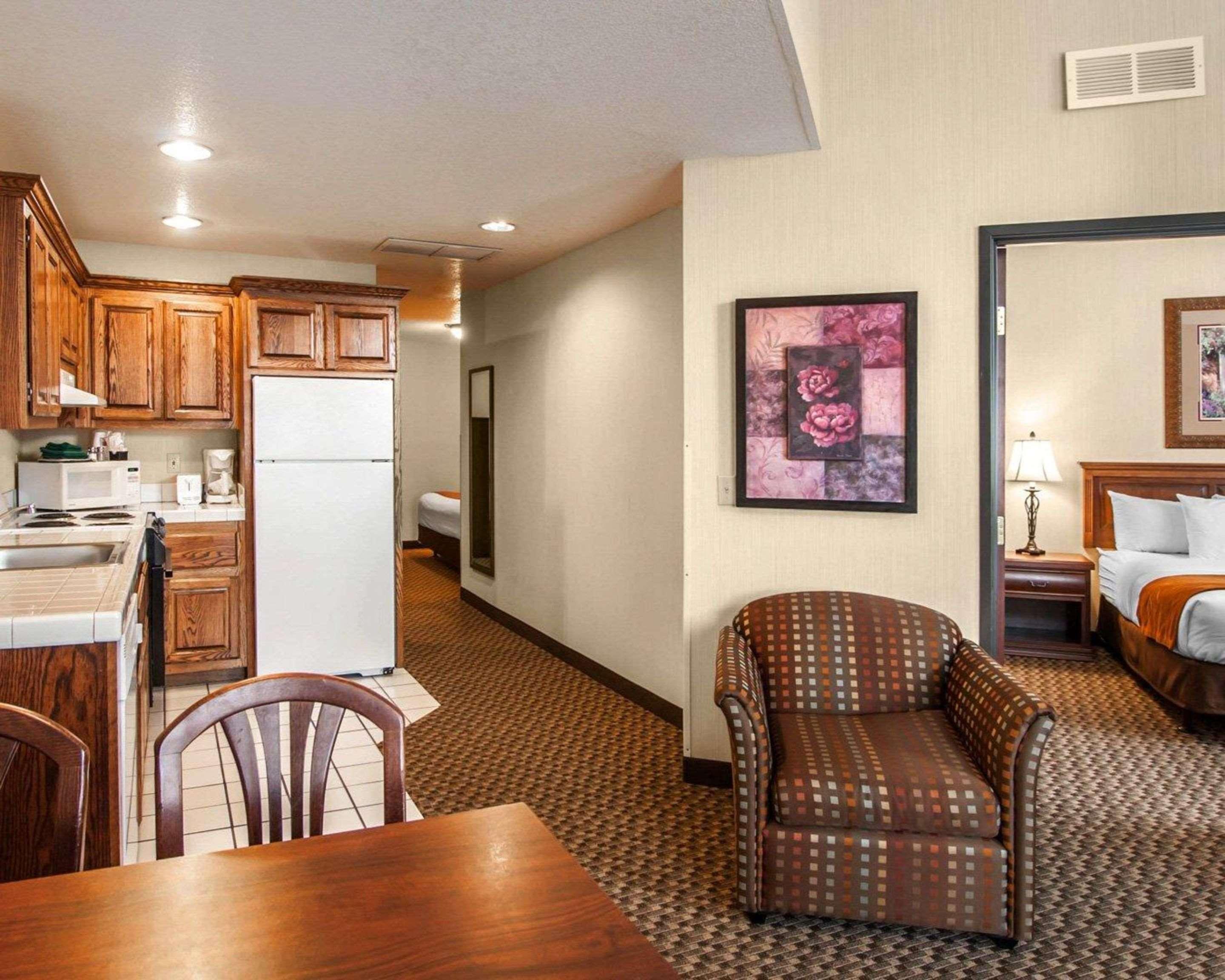 Comfort Suites Corvallis Exterior foto